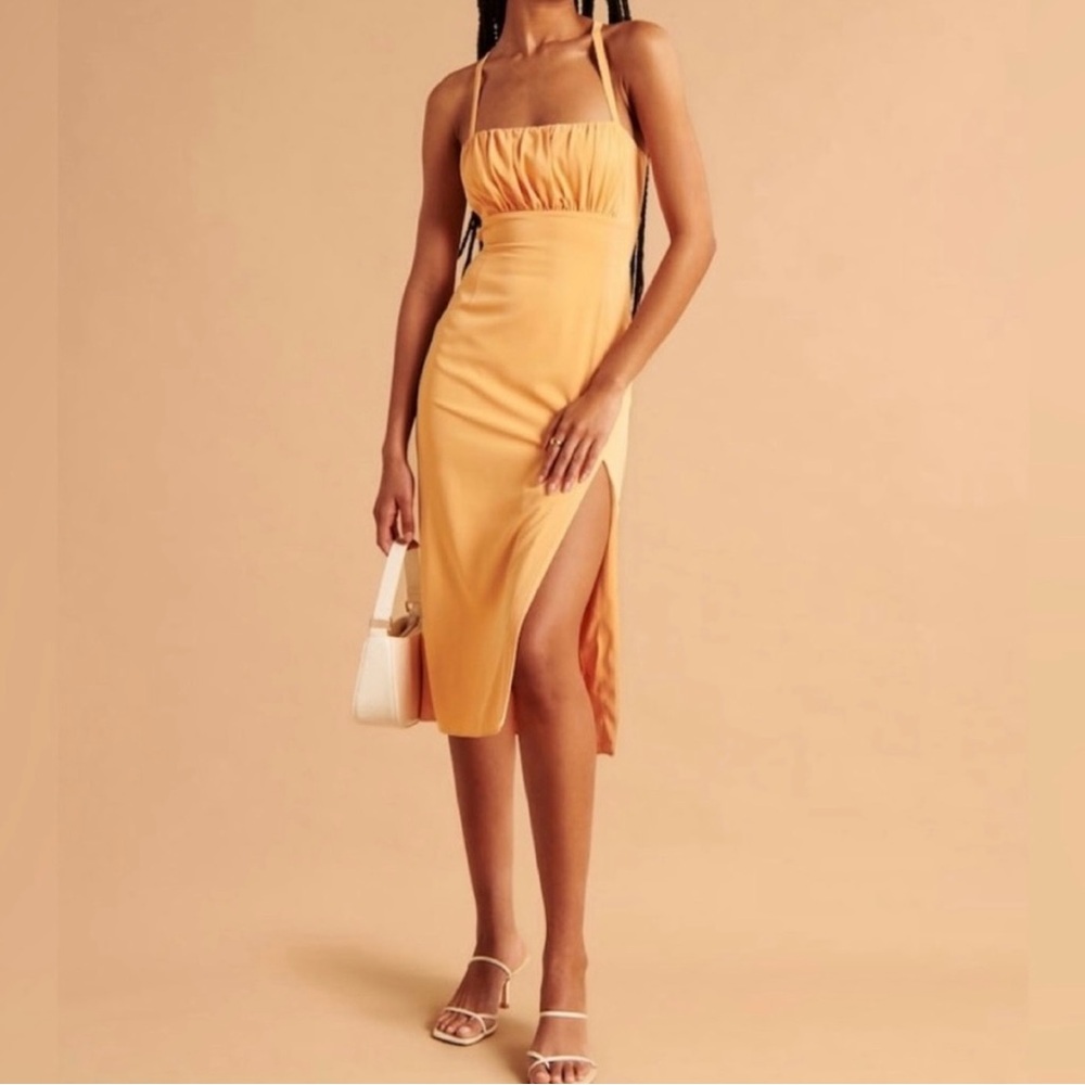 ✨ Abercrombie & Fitch Peach Satin Dress – Size Small NWT